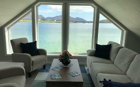 Luxurious Cabin By The Waterfront